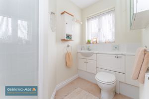 Ensuite- click for photo gallery